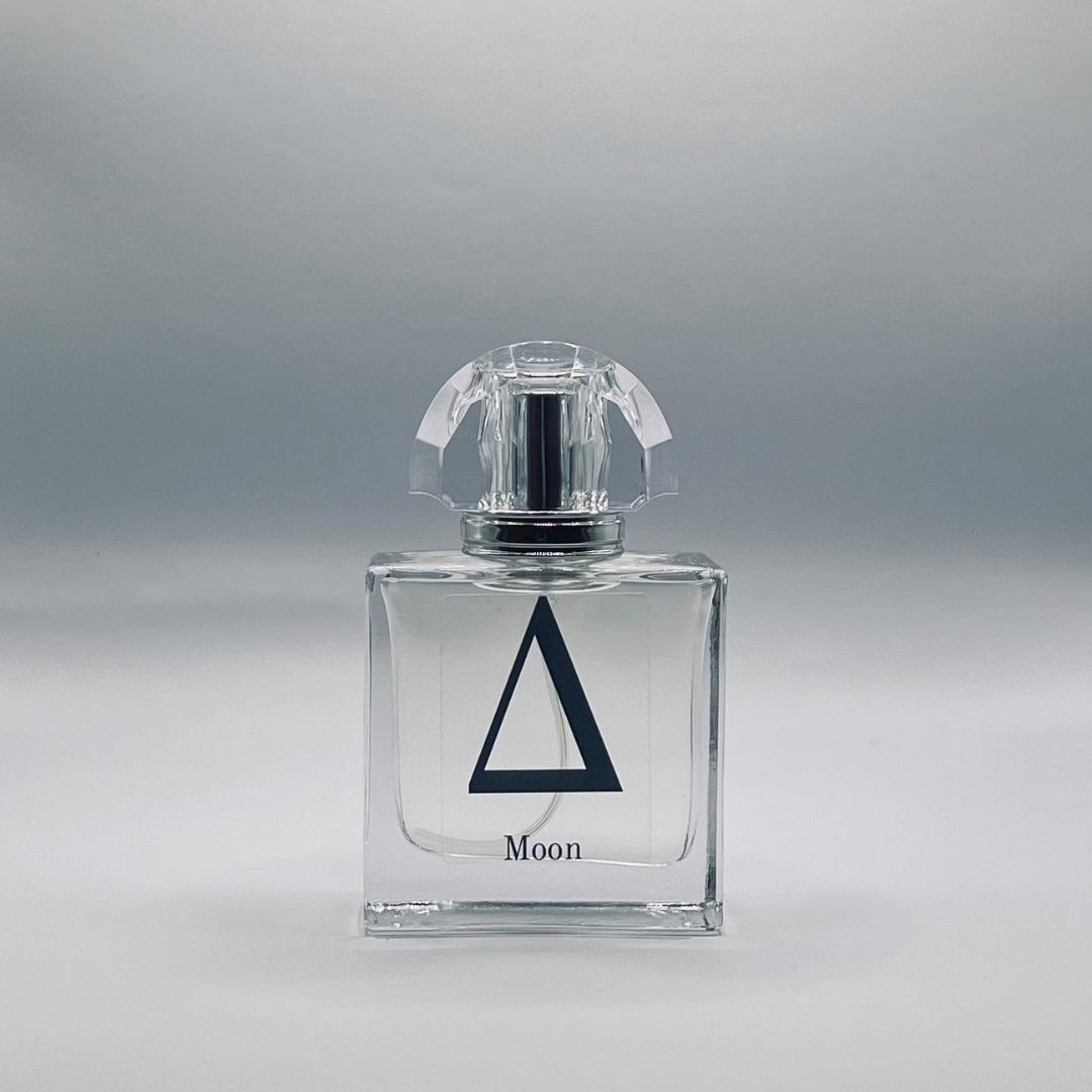 Moon, Nira, Duo