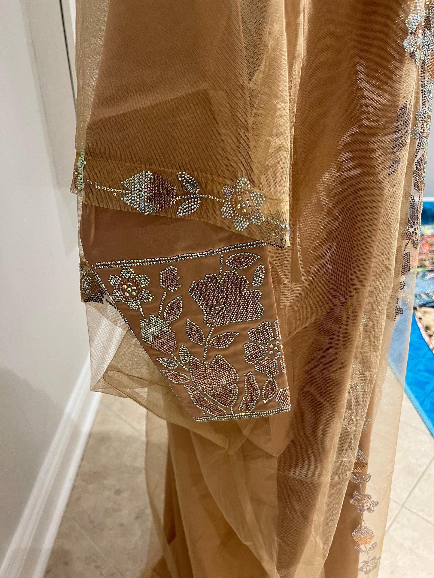 Emirati dress - دراعه إماراتية (brown)